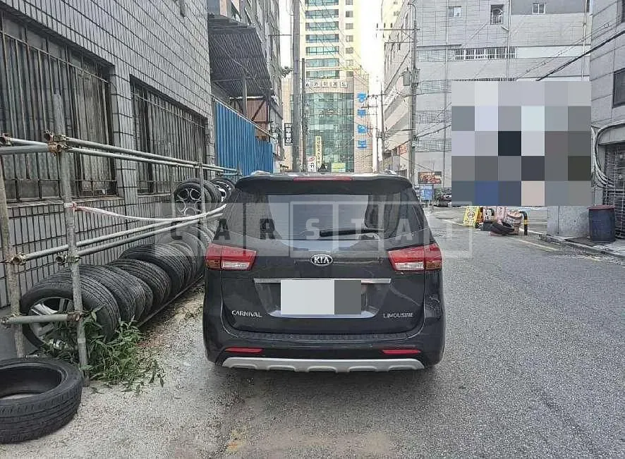 Photo 2 of 31: 2015 Kia Carnival Limousine — Korean insurance auction