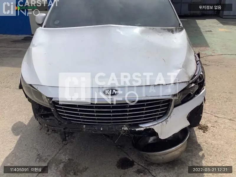 Photo 2 of 18: 2015 Kia Carnival Limousine, VIN KNAME81ABGS139608 — Korean insurance auction