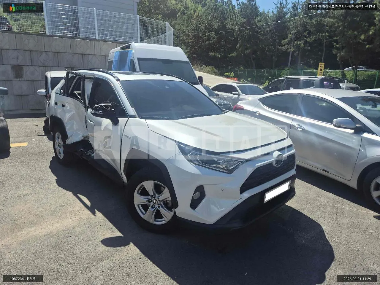 Photo 2 of 11: 2020 Toyota Lave 4 Hybrid 2WD, VIN JTMW2RFV7LD511889 — Korean insurance auction