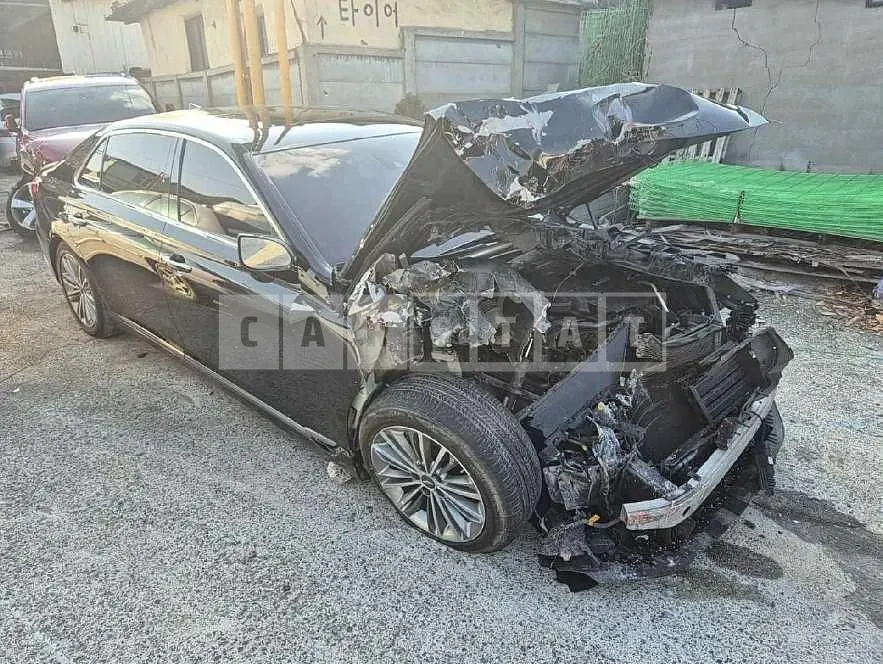 Photo 2 of 15: 2017 Genesis EQ900 — Korean insurance auction