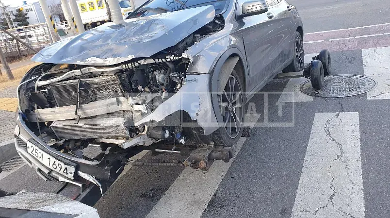 Photo 2 of 10: 2019 Mercedes-Benz GLA250 4Matic, VIN WDCTG4GB4KJ589276 — Korean insurance auction