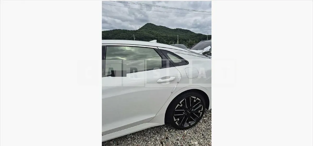 Photo 2 of 29: 2025 Kia K5 — Korean insurance auction