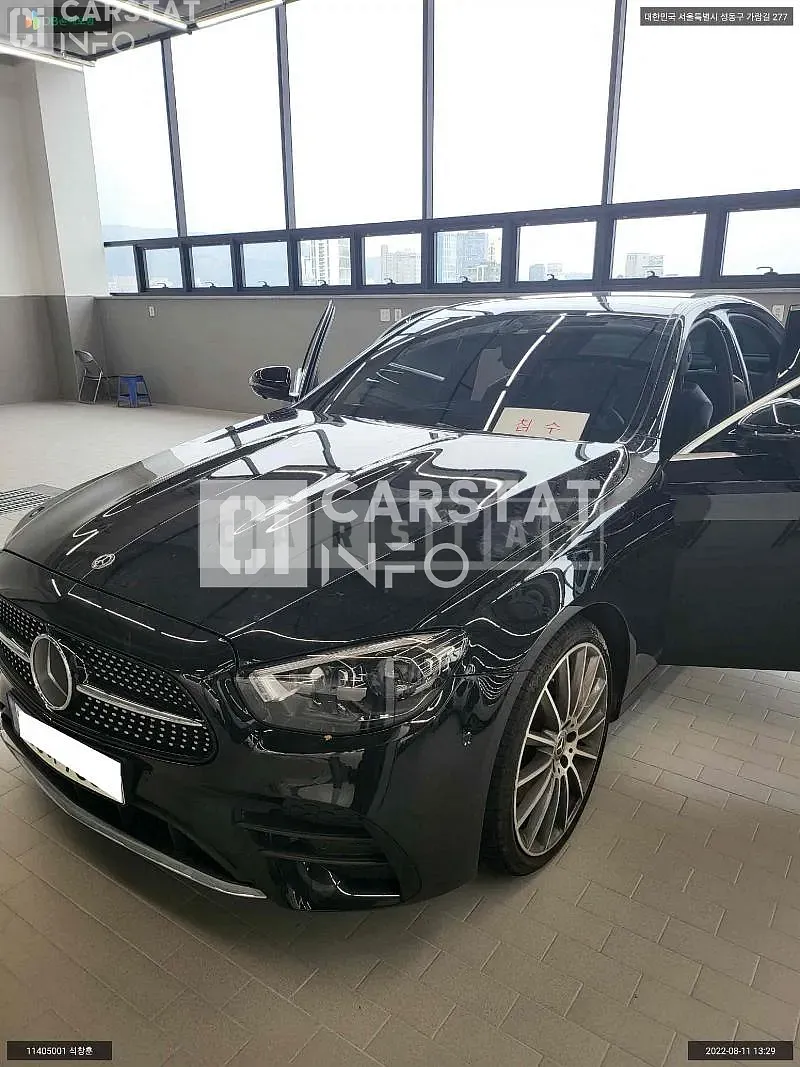 Photo 2 of 19: 2020 Mercedes-Benz E350 4Matic, VIN W1KZF8GB9MA867589 — Korean insurance auction