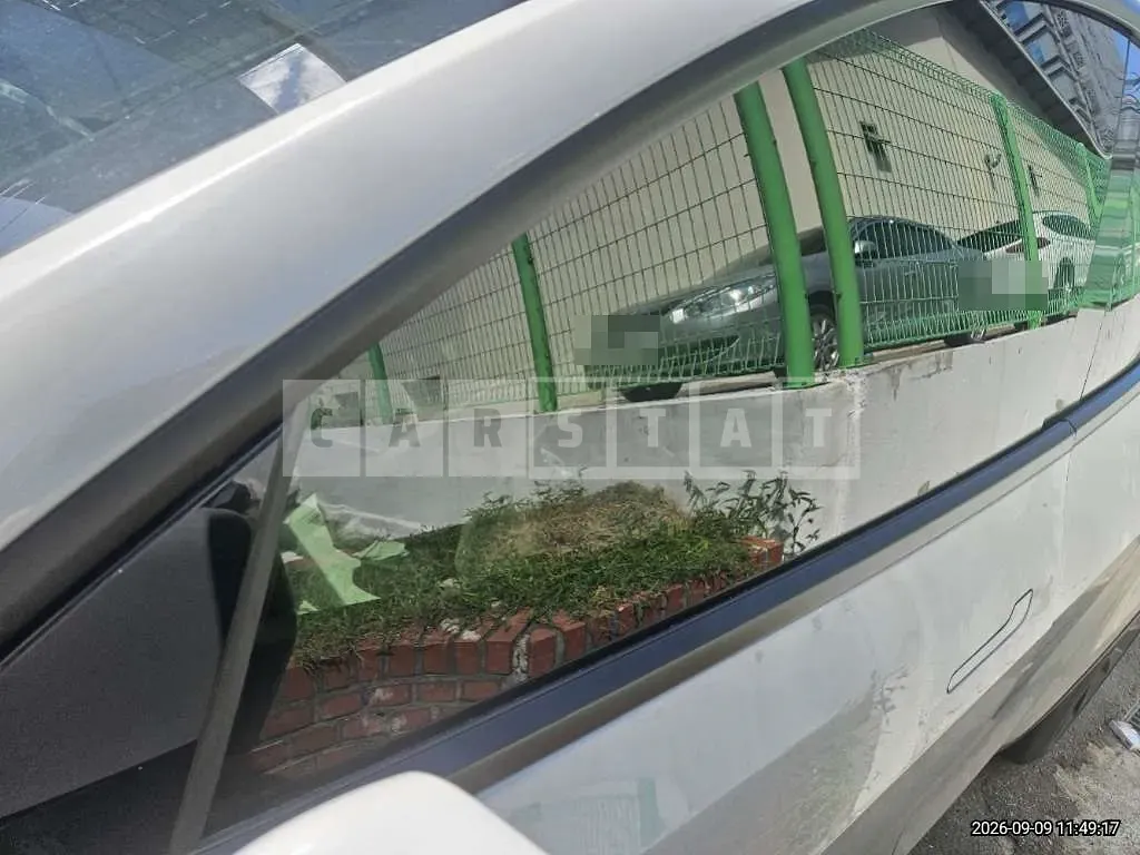 Photo 2 of 17: 2021 Tesla Model Y Long Range — Korean insurance auction