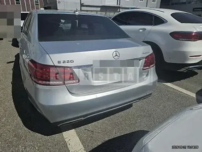 Photo 1 of 14: 2015 Mercedes-Benz E220 BlueTec — Korean insurance auction
