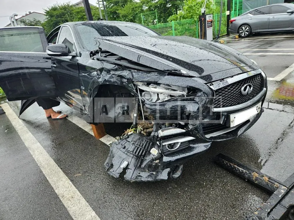 Photo 2 of 9: 2016 Infiniti Nissan Q50 2.2d, VIN JNKDV71EXGM551186 — Korean insurance auction