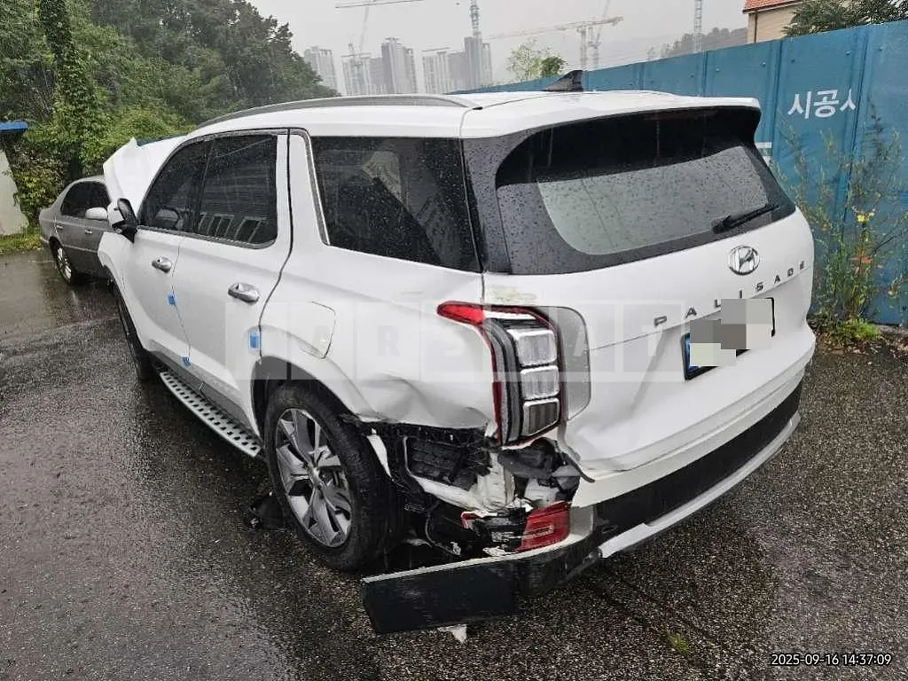 Photo 2 of 17: 2022 Hyundai Palisade — Korean insurance auction