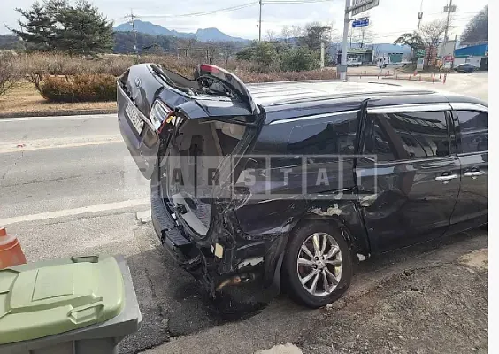 Photo 2 of 15: 2020 Kia Carnival Limousine, VIN KNAMB81ABLS625801 — Korean insurance auction