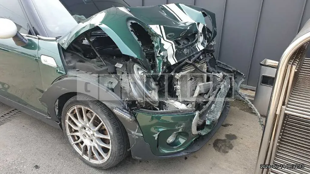 Photo 2 of 12: 2016 MINI Cooper S Clubman, VIN WMWLN9100GTJ49807 — Korean insurance auction