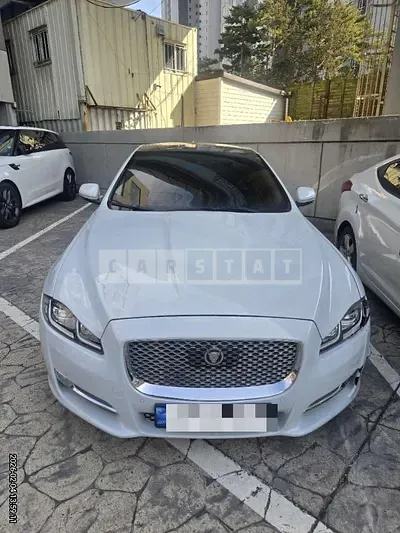 Photo 1 of 64: 2017 Jaguar XJ 3.0d — Korean insurance auction