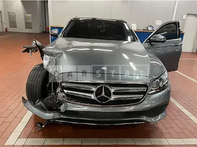 Photo 1 of 22: 2017 Mercedes-Benz E 300 4Matic, VIN WDDZF4KB1HA132417 — Korean insurance auction