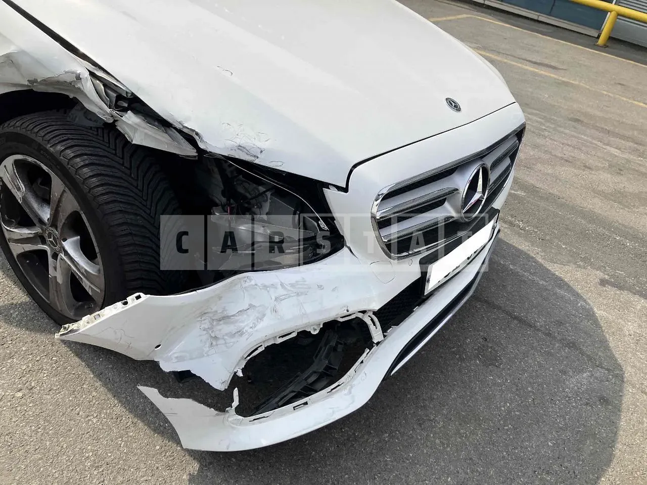 Photo 2 of 25: 2018 Mercedes-Benz E200, VIN WDDZF4CB6JA420504 — Korean insurance auction