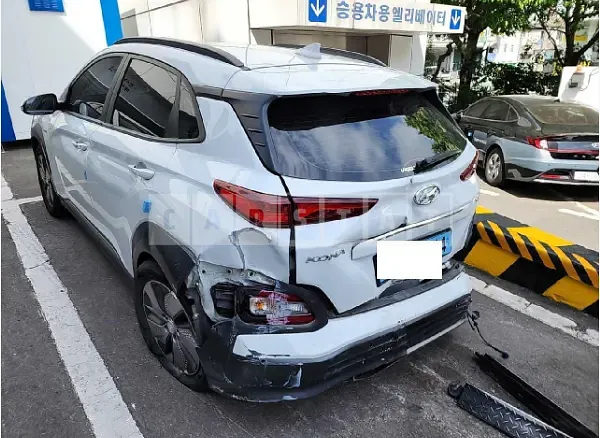 Photo 2 of 27: 2019 Hyundai Kona Electric — Korean insurance auction