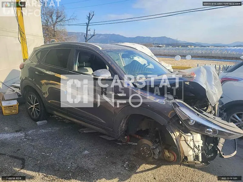 Photo 2 of 7: 2016 Hyundai Tucson, VIN KMHJ3815GGU168337 — Korean insurance auction