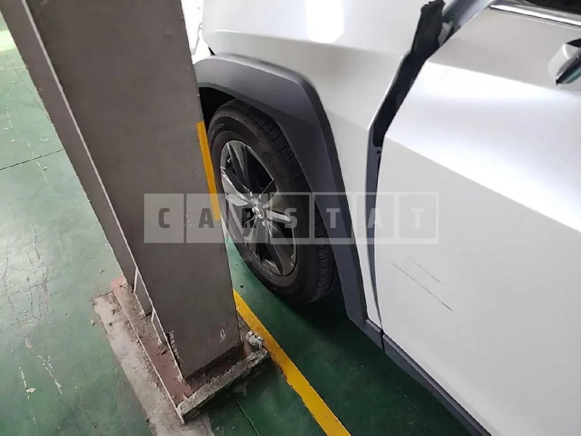Photo 2 of 36: 2023 Lexus UX250h, VIN JTHP6JBH0R2165245 — Korean insurance auction
