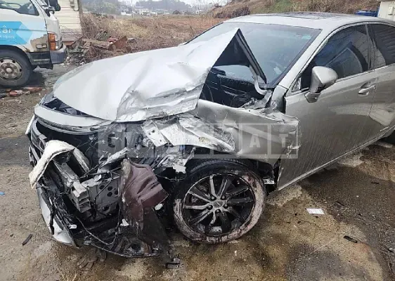 Photo 2 of 12: 2017 Lexus ES300h, VIN JTHBW1GG1H2150102 — Korean insurance auction