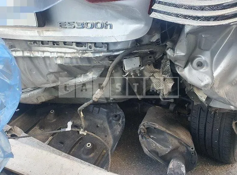 Photo 2 of 8: 2014 Lexus ES300h — Korean insurance auction