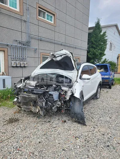 Photo 1 of 10: 2017 Hyundai Tucson, VIN KMHJ2815GHU293890 — Korean insurance auction