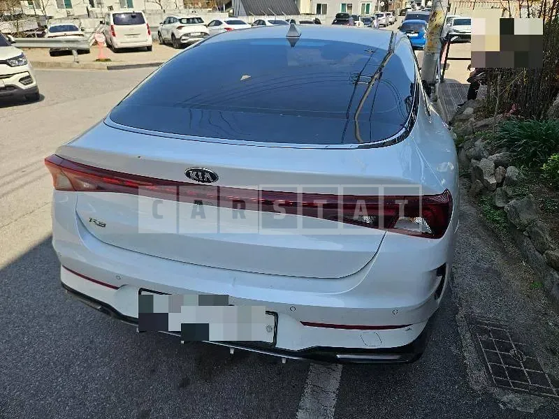 Photo 2 of 33: 2021 Kia K5 — Korean insurance auction