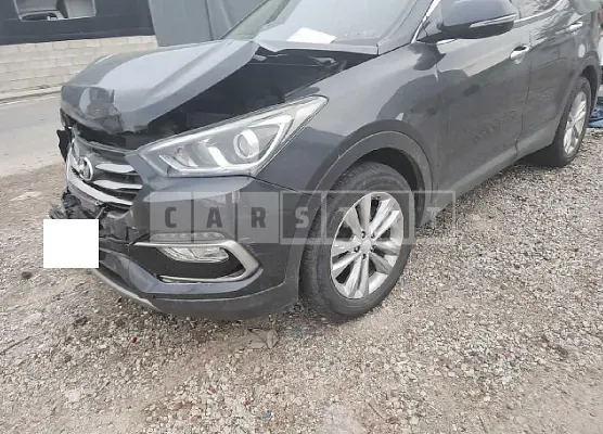 Photo 2 of 12: 2016 Hyundai Santa Fe, VIN KMHSU81UBGU674343 — Korean insurance auction