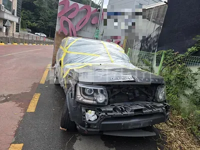 Photo 1 of 7: 2015 Land Rover Discovery 4 3.0d — Korean insurance auction
