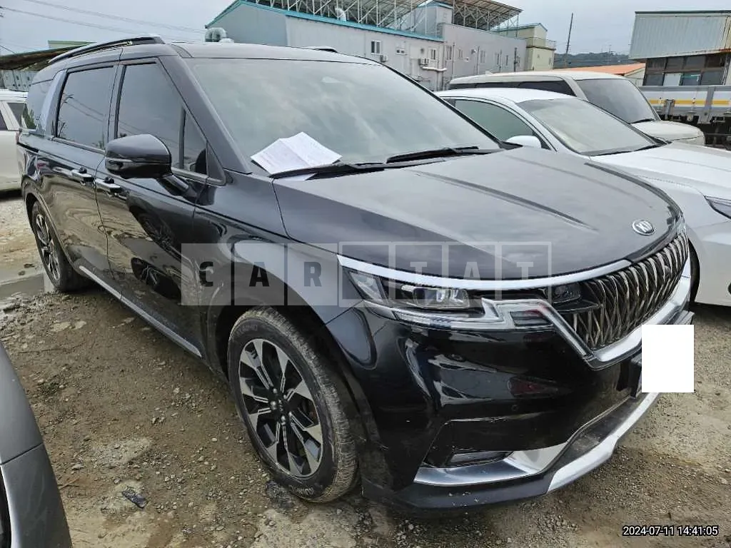 Photo 2 of 14: 2021 Kia Carnival — Korean insurance auction