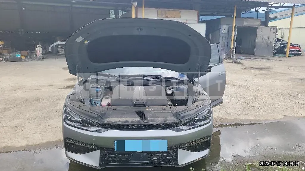 Photo 2 of 51: 2022 Kia EV6 Long Range 4WD, VIN KNAC581CPNA060140 — Korean insurance auction