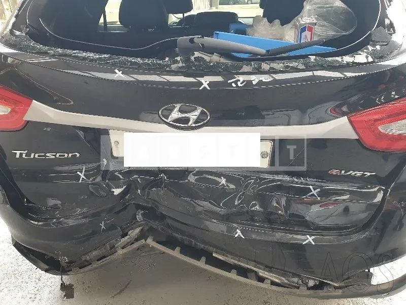 Photo 2 of 11: 2015 Hyundai Tucson, VIN KMHJT81VBFU944790 — Korean insurance auction