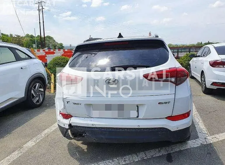 Photo 2 of 20: 2015 Hyundai Tucson, VIN KMHJ2815GGU105313 — Korean insurance auction