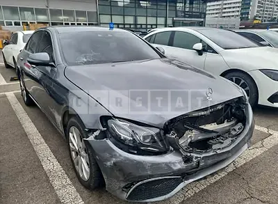 Photo 1 of 33: 2018 Mercedes-Benz E300 4Matic, VIN WDDZF4KB8JA426371 — Korean insurance auction