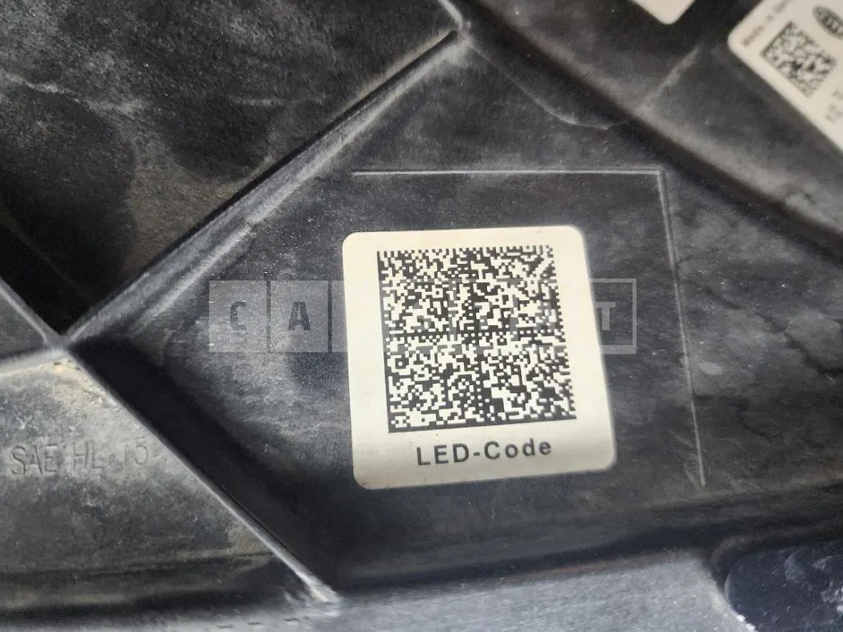 Photo 2 of 5: 2018 Mercedes-Benz (parts) E300 Headlamp, VIN WDDZF4KB9KA568696 — Korean insurance auction