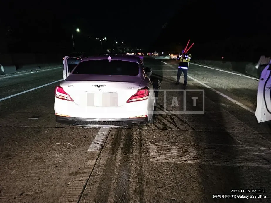 Photo 2 of 13: 2018 Genesis G70 2.0T — Korean insurance auction