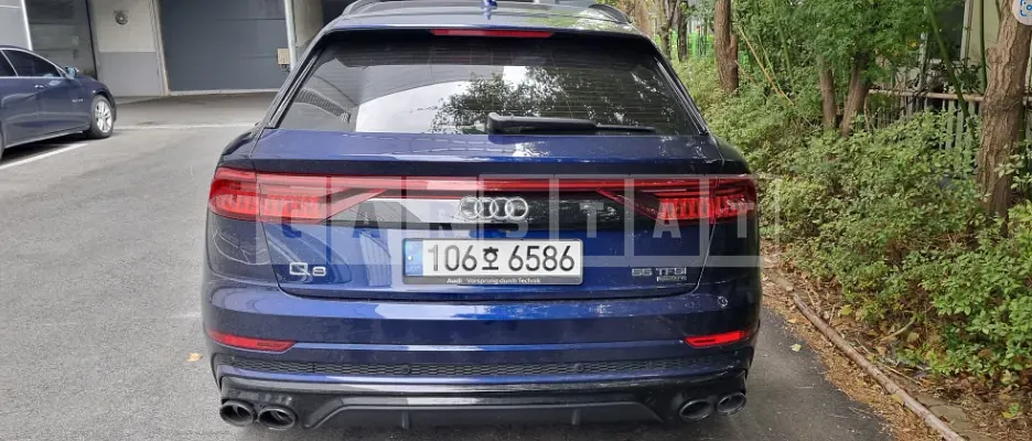 Photo 2 of 10: 2023 Audi Q8 55 TFSI quattro — Korean insurance auction