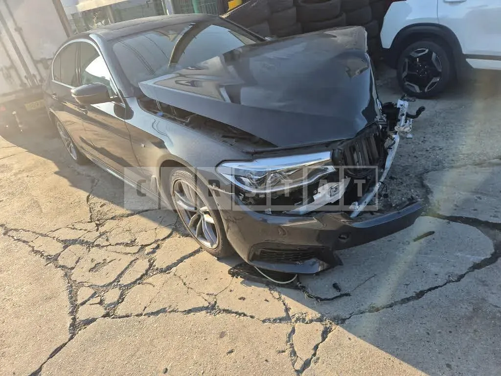 Photo 2 of 16: 2020 BMW 520d M Sport Package, VIN WBAJF3108LCE31336 — Korean insurance auction