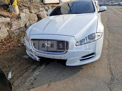 Photo 1 of 25: 2014 Jaguar XJ 3.0d — Korean insurance auction