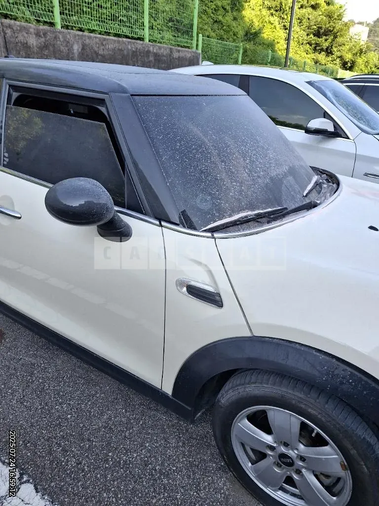 Photo 2 of 43: 2016 MINI Cooper D — Korean insurance auction