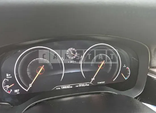Photo 2 of 18: 2019 BMW 520d Luxury — Korean insurance auction