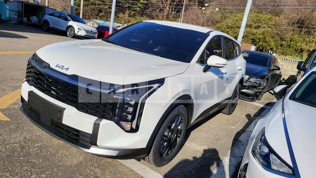 Photo 2 of 19: 2025 Kia Sportage, VIN KNAPU81BBTK486464 — Korean insurance auction