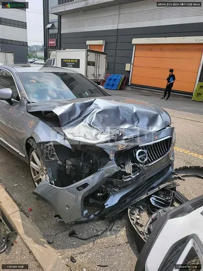 Photo 1 of 16: 2019 Volvo S90D5 AWD, VIN LVYPS68TCKP059632 — Korean insurance auction