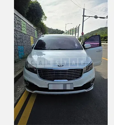 Photo 1 of 4: 2015 Kia Carnivals — Korean insurance auction