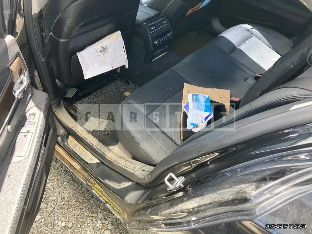 Photo 2 of 5: 2015 BMW 730d xDrive, VIN WBAYC4103FDZ77762 — Korean insurance auction