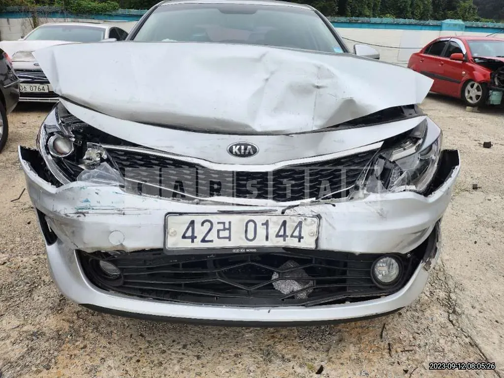 Photo 2 of 9: 2016 Kia K5, VIN KNAGU416BGA040362 — Korean insurance auction