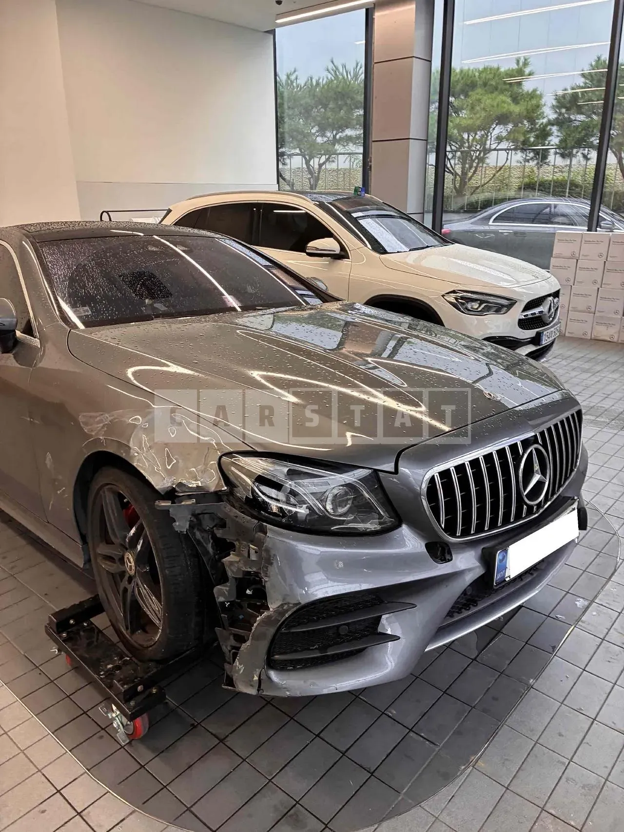 Photo 2 of 13: 2017 Mercedes-Benz E220 d Coupe, VIN WDD1J1EB3HF014684 — Korean insurance auction