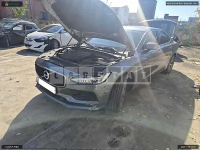 Photo 1 of 10: 2017 Volvo S90 D5 AWD, VIN YV1PS68BCH1006727 — Korean insurance auction