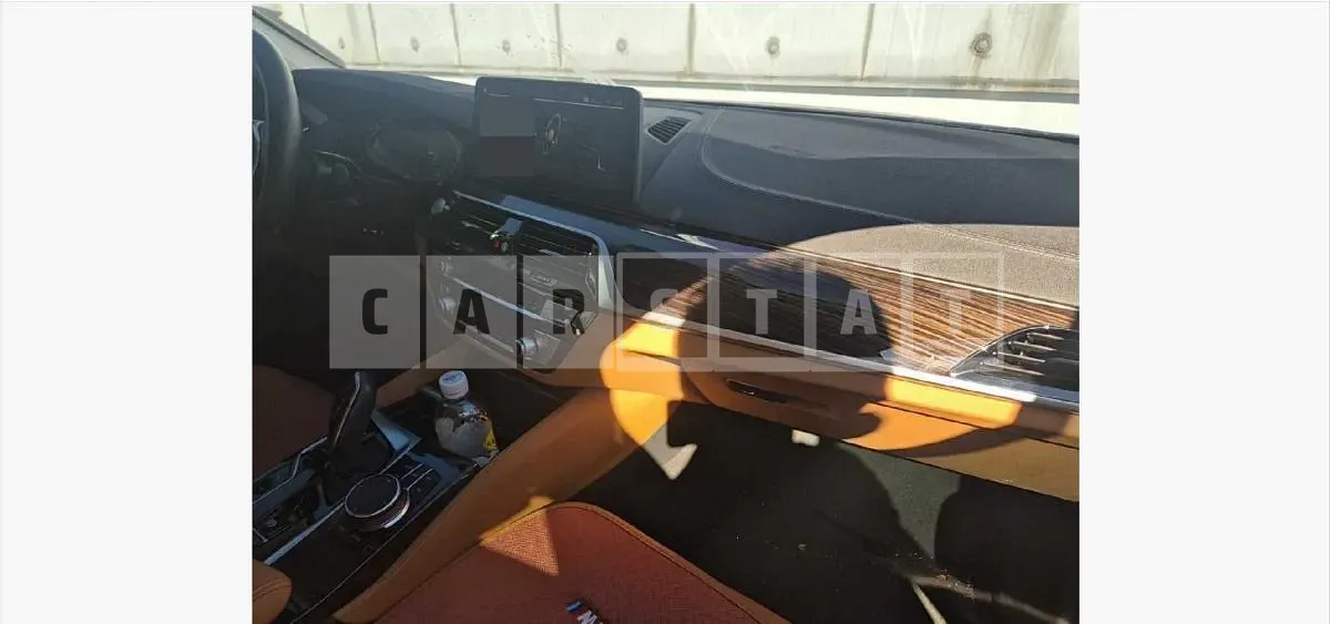 Photo 2 of 48: 2023 BMW 520i — Korean insurance auction