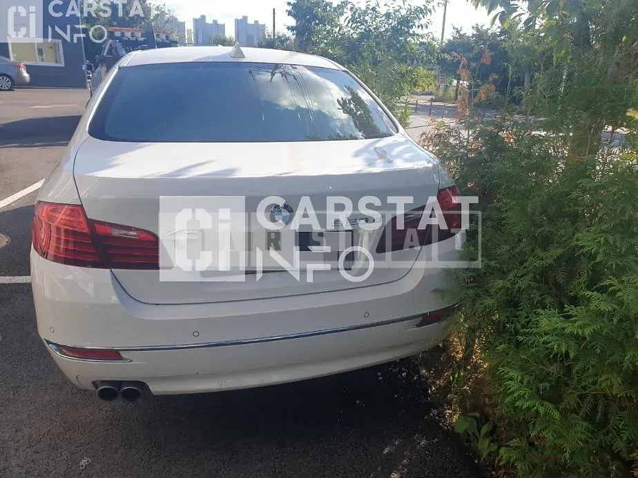 Photo 2 of 9: 2016 BMW 520d xDrive, VIN WBA5E7109GG158155 — Korean insurance auction