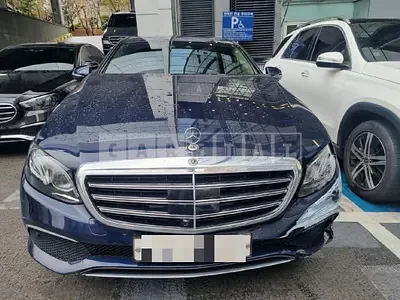 Photo 1 of 30: 2018 Mercedes-Benz E300 — Korean insurance auction