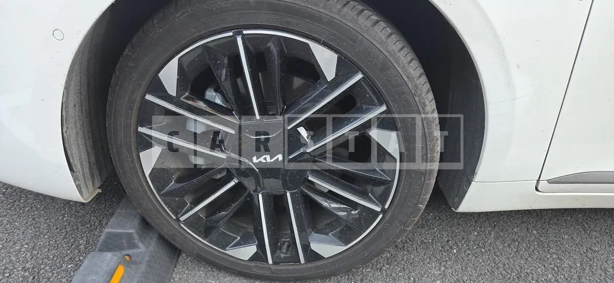 Photo 2 of 43: 2025 Kia Mr — Korean insurance auction