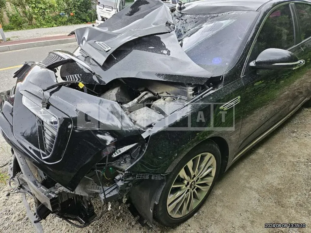 Photo 2 of 21: 2019 Kia K5 — Korean insurance auction