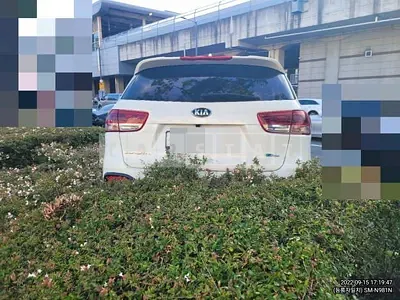 Photo 1 of 9: 2017 Kia Sorento, VIN KNAPS81ABHA322489 — Korean insurance auction